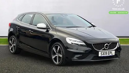 Used Volvo V40 R-Design 122 HP (89 kW) 2019 Black Hatchback