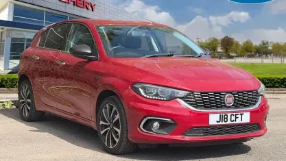 Used Fiat Tipo Lounge 95 HP (69 kW) 2017 Red Hatchback
