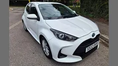White Used 2022 Toyota Yaris Hybrid Hatchback | £14,250 (Fair price)