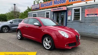 Usado Alfa Romeo MiTo Distinctive 105 HP (77 kW) 2013 Vermelho Citadino