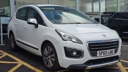 Used Peugeot 3008 Active 120 HP (88 kW) 2015 White Estate