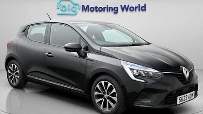 Używany Renault Clio V Evolution 90 KM (66 kW) 2023 Czarny Hatchback
