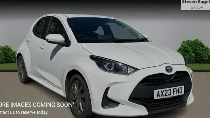 Begagnad Toyota Yaris Hybrid 116 HK (85 kW) 2026 Halvkombi