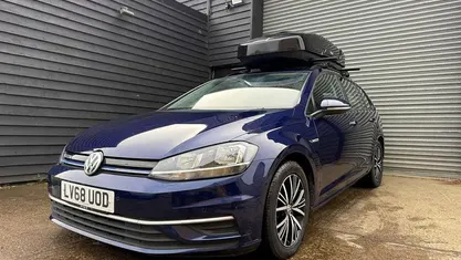 Blue Used 2018 VW Golf VII SE Estate | £12,750 (Fair price)
