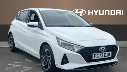 Used Hyundai i20 Premium 101 HP (74 kW) 2023 White Hatchback