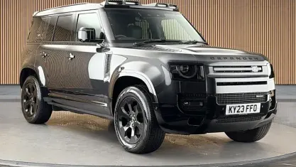 Used Land Rover Defender HSE Dynamic 250 HP (183 kW) 2023 Carpathian grey SUV