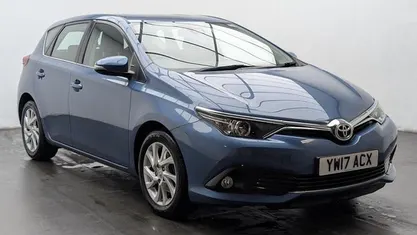 Blue Used 2017 Toyota Auris Business Edition Hatchback | £9,250 (Fair price)