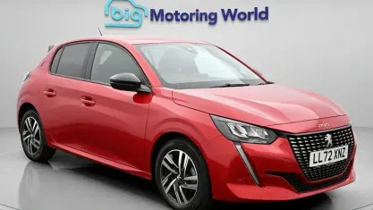 Begagnad Peugeot 208 Allure+ 131 HK (96 kW) 2023 Halvkombi