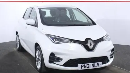 Used Renault Zoe Iconic 100 kW (136 HP) 2021 White Hatchback