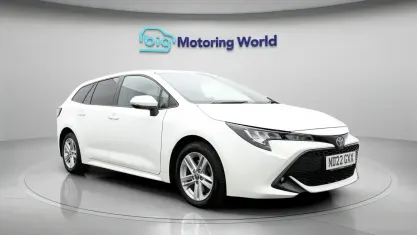 Used Toyota Corolla 184 HP (135 kW) 2022 White Estate