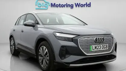 Usado Audi Q4 e-tron Sport 150 kW (204 CV) 2023 Gris SUV