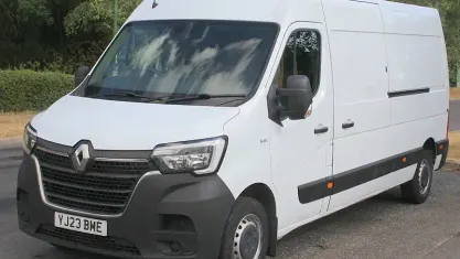 Used Renault Master 135 HP (99 kW) 2023 White MPV