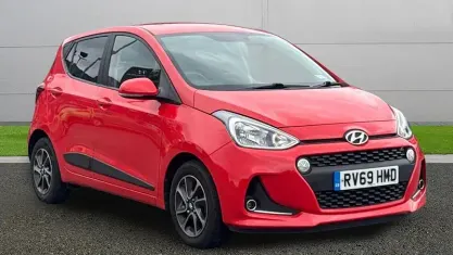 Used Hyundai i10 Premium 88 HP (64 kW) 2019 Red Hatchback