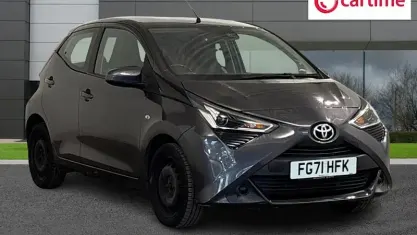 Used Toyota Aygo X-play 72 HP (52 kW) 2021 Grey Hatchback