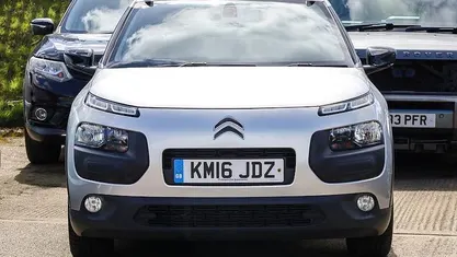 Used Citroën C4 Cactus Flair 99 HP (72 kW) 2017 Hatchback