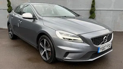 Used Volvo V40 R-Design 122 HP (89 kW) 2019 Hatchback