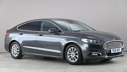 Usado Ford Mondeo Titanium 120 HP (88 kW) 2017 Cinzento Citadino