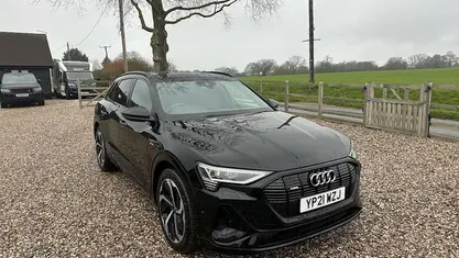 Used 2021 Audi e-tron Black Edition SUV | £21,595 (Good price)