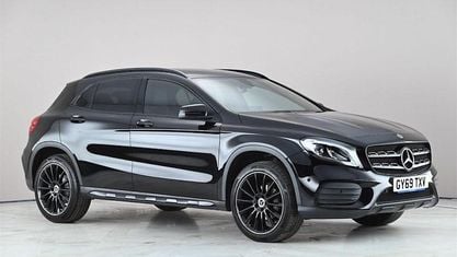 Gebraucht Mercedes GLA200 AMG line 156 PS (114 kW) 2020 Schwarz SUV