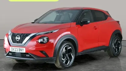 Używany Nissan Juke N-Connecta 114 KM (83 kW) 2023 Czerwony SUV