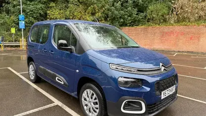 Used Citroën Berlingo Feel 131 HP (96 kW) 2023 Blue MPV