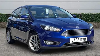 Used Ford Focus Zetec 120 HP (88 kW) 2016 Blue Hatchback