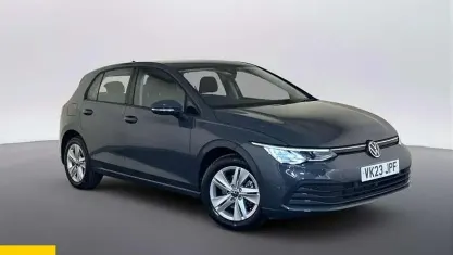 Usado VW Golf VIII Life 150 CV (110 kW) 2023 Gris Utilitario