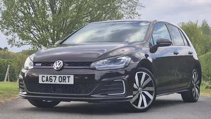 Begagnad VW Golf VII Advance 204 HK (150 kW) 2020 Halvkombi