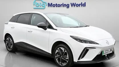 Begagnad MG MG4 EV Trophy 150 kW (204 HK) 2025 Halvkombi