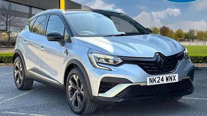 Begagnad Renault Captur Engineered 143 HK (105 kW) 2024 Grå SUV