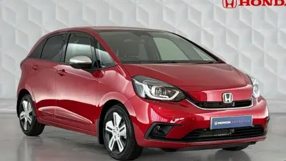 Used Honda Jazz Hybrid 109 HP (80 kW) 2022 Crystal red Hatchback