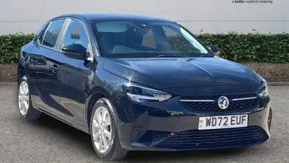 Used Vauxhall Corsa Design Edition 101 HP (74 kW) 2022 Black Hatchback