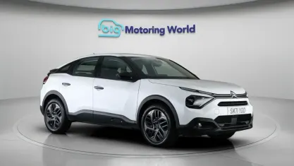 Käytetty Citroën C4 PureTech 101 HP (74 kW) 2022 Valkoinen Viistoperä