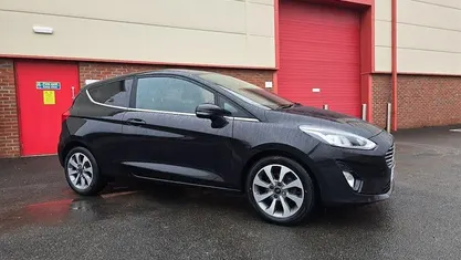 Used Ford Fiesta Zetec 101 HP (74 kW) 2018 Black Hatchback