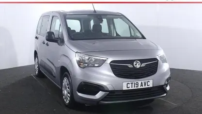 Used Vauxhall Combo Design Edition 110 HP (80 kW) 2019 MPV