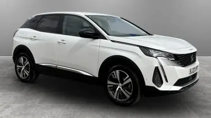 Używany Peugeot 3008 Allure 131 KM (96 kW) 2023 SUV