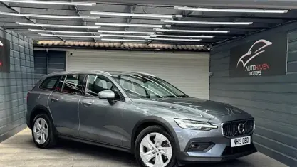 Second-hand Volvo V60 CC Plus 190 CP (139 kW) 2020 Break
