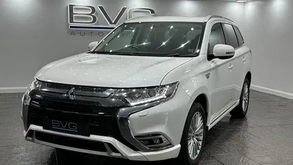 White Used 2018 Mitsubishi Outlander P-HEV Estate | £11,994 (Fair price)