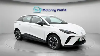 Used MG MG4 EV SE 319 kW (435 HP) 2023 White Hatchback