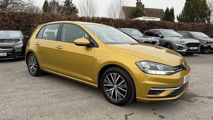 Used 2018 VW Golf VII SE Hatchback | £14,495 (Fair price)