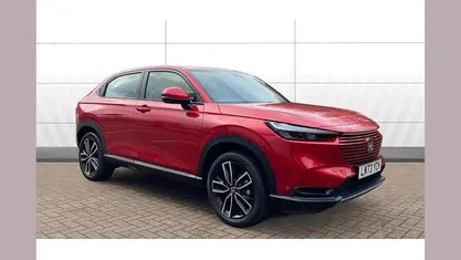 Używany Honda HR-V Elegance 131 KM (96 kW) 2023 Czerwony SUV