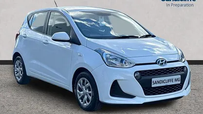 Begagnad Hyundai i10 SE 66 HK (48 kW) 2020 Vit Halvkombi