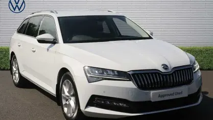 Używany Skoda Superb SE 150 KM (110 kW) 2023 Biały Kombi