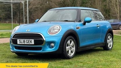 Begagnad Mini ONE Hatch 102 HK (75 kW) 2017 Blå Halvkombi