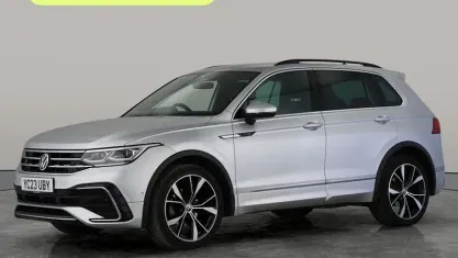 Używany VW Tiguan R-line 150 KM (110 kW) 2023 Srebrny SUV