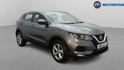 Usado Nissan Qashqai Acenta Premium 116 HP (85 kW) 2019 Cinzento SUV