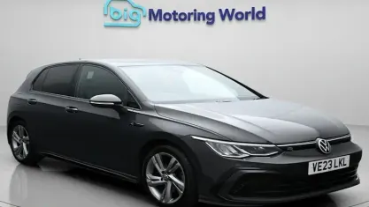 Usado VW Golf VIII R-line 150 HP (110 kW) 2023 Cinzento Citadino