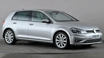 Używany VW Golf VII GT 150 KM (110 kW) 2019 Srebrny Hatchback