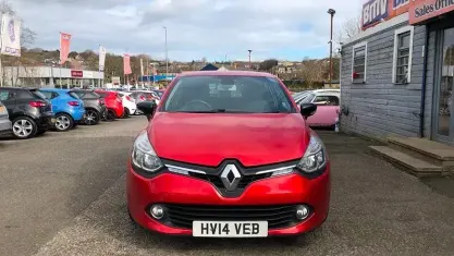 Używany Renault Clio IV Dynamique 90 KM (66 kW) 2014 Czerwony Hatchback