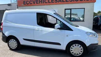 Used Ford Transit Courier Trend 95 HP (69 kW) 2017 White Van